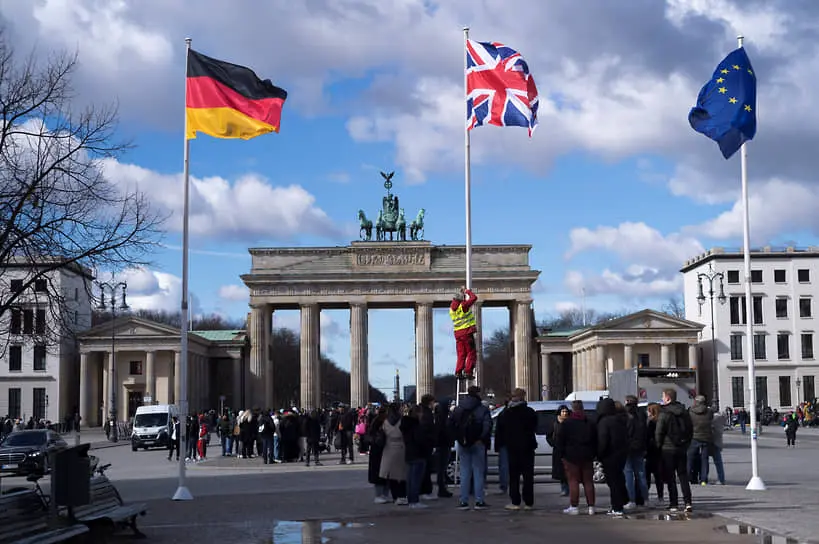 Джон Хили, Кир Стармер и Олаф Шольц обсудили укрепление оборонного альянса-0