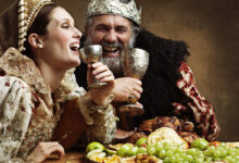 Как поэзия использовалась в истории Король и королева пируют