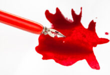 Суеверия, которые люди воспринимают как научные факты Перо для письма и красное чернильное пятно