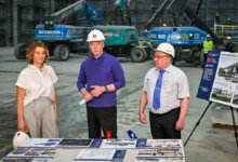 sergej sobyanin i aleksej dobashin predstavili tehnologii kinostudii gorkogo-dmvv-ru-0