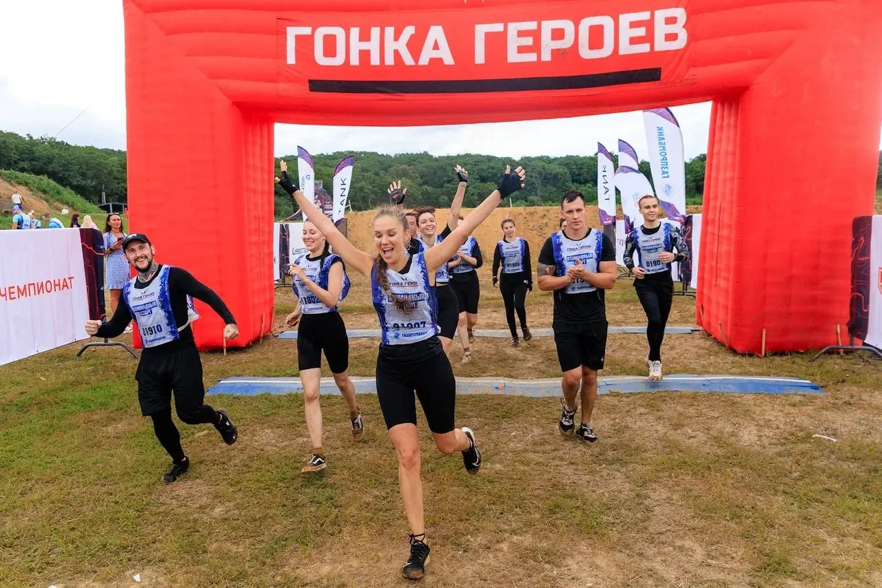 Команда с Владивостока проявила единство и силу на "Гонке Героев" 2024-0