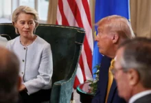 Урсула фон дер Ляйен и Дональд Трамп обсуждают сделку между ЕС и США ursula fon der lyajen i donald tramp obsuzhdayut sdelku mezhdu es i ssha-dmvv-ru-0