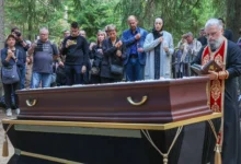 В Санкт-Петербурге почтили память народного артиста Ивана Краско у Театра Комиссаржевской v sanktpeterburge pochtili pamyat narodnogo artista ivana krasko u teatra komissarzhevskoj-dmvv-ru-0