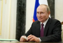 Владимир Путин и Дональд Трамп обсуждают напряжённые взгляды на саммите vladimir putin i donald tramp obsuzhdayut napryazhyonnye vzglyady na sammite-dmvv-ru-0