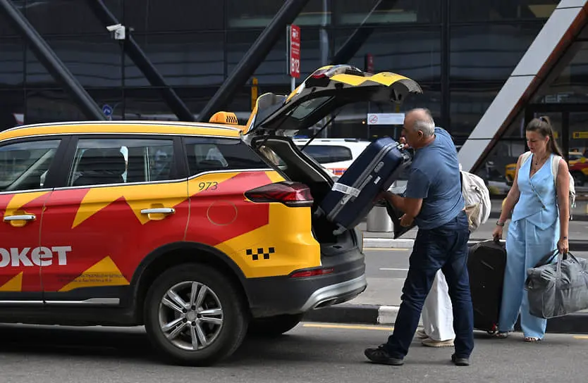 Яндекс и власти усиливают контроль такси в аэропортах МО-0