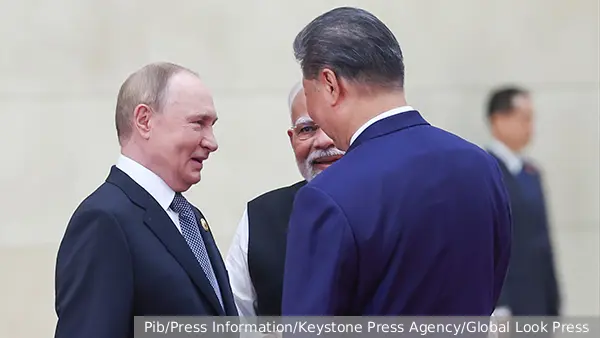 Эксперты оценили неверие США в партнерство России, Индии и Китая