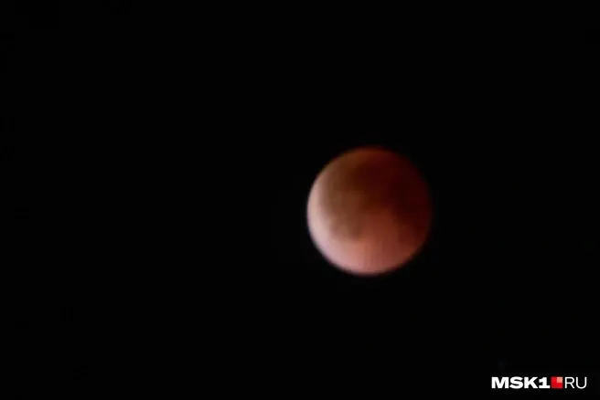 Луна с борта самолета | Источник: Дмитрий Толстошеев / MSK1.RU