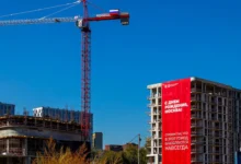 Владислав Овчинский об украшении Москвы ко Дню города праздничными баннерами vladislav ovchinskij ob ukrashenii moskvy ko dnyu goroda prazdnichnymi bannerami-dmvv-ru-0