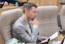 Алексей Вихарев призывает Екатеринбург сохранить Шарташский лесопарк для будущих поколений aleksei viharev protiv stroiki na shartahe2_dmvv