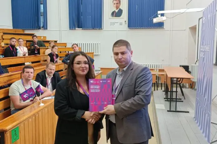 Аспирантка УрГЭУ вошла в топ-15 ученых страны по Социальным наукам-0