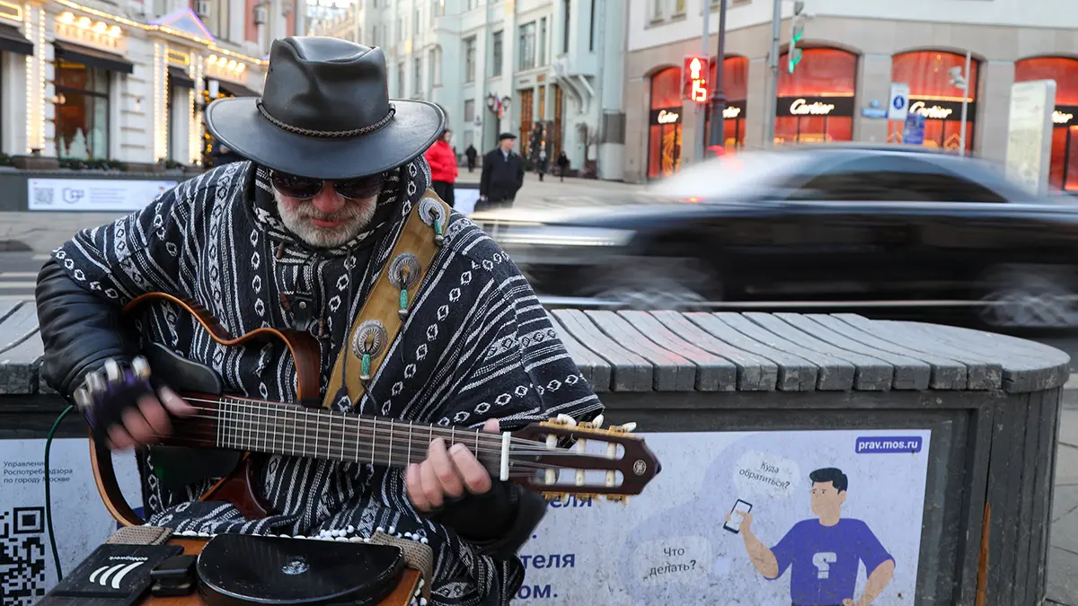 За лето власти Петербурга получили более 300 заявок на уличные выступления