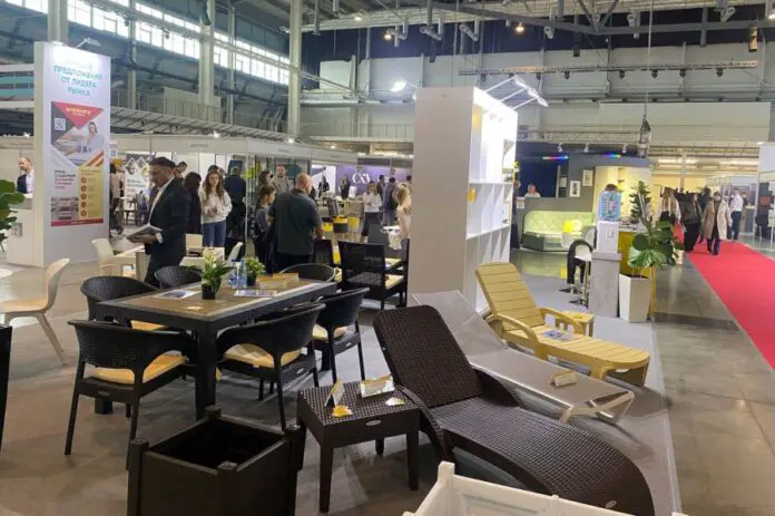 Сергей Пересторонин открыл в Екатеринбург-ЭКСПО выставку «Мебель&Деревообработка Урал» к столетию прогресса-0