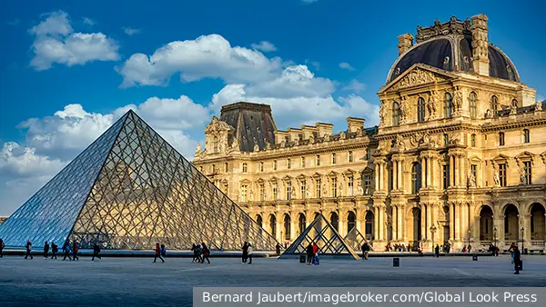 Из Лувра украли украшения Наполеона