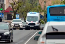 Во Владивостоке водитель Toyota Auris не предоставил проезд скорой помощи vo vladivostoke voditel ne predostavil proezd skoroj pomoshhi-dmvv-ru-0