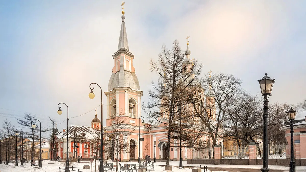 Петербургские архитекторы спорят о возвращении золоченых куполов Андреевского собора