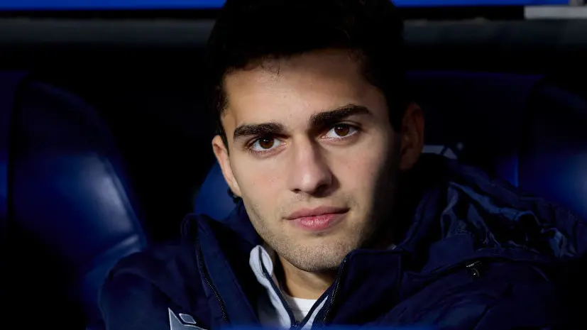 Представитель Захаряна опроверг слухи об интересе ПСЖ к игроку