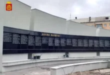 Обновленная Доска Почета на Площади Славы – новый облик трудовой Вагонки в Нижнем Тагиле obnovlennaya doska pocheta na ploshhadi slavy novyj oblik trudovoj vagonki v nizhnem tagile-dmvv-ru-0