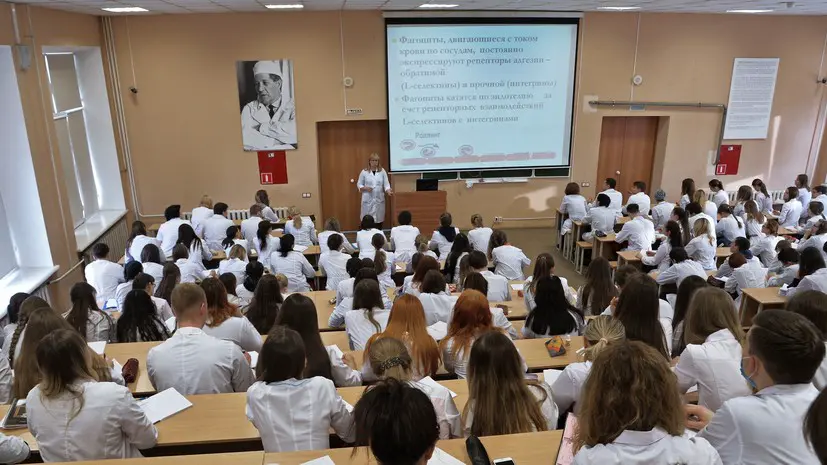 Путин подписал закон о целевом обучении бюджетников-медиков в ординатуре