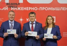 Дмитрий Махонин и Уралкалий открыли памятный конверт к столетию месторождения dmitrij mahonin i uralkalij otkryli pamyatnyj konvert k stoletiyu mestorozhdeniya-dmvv-ru-0