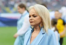 Лариса Долина покорила Петропавловск-Камчатский и растрогала зал до слез larisa dolina pokorila petropavlovskkamchatskij i rastrogala zal do slez-dmvv-ru-0