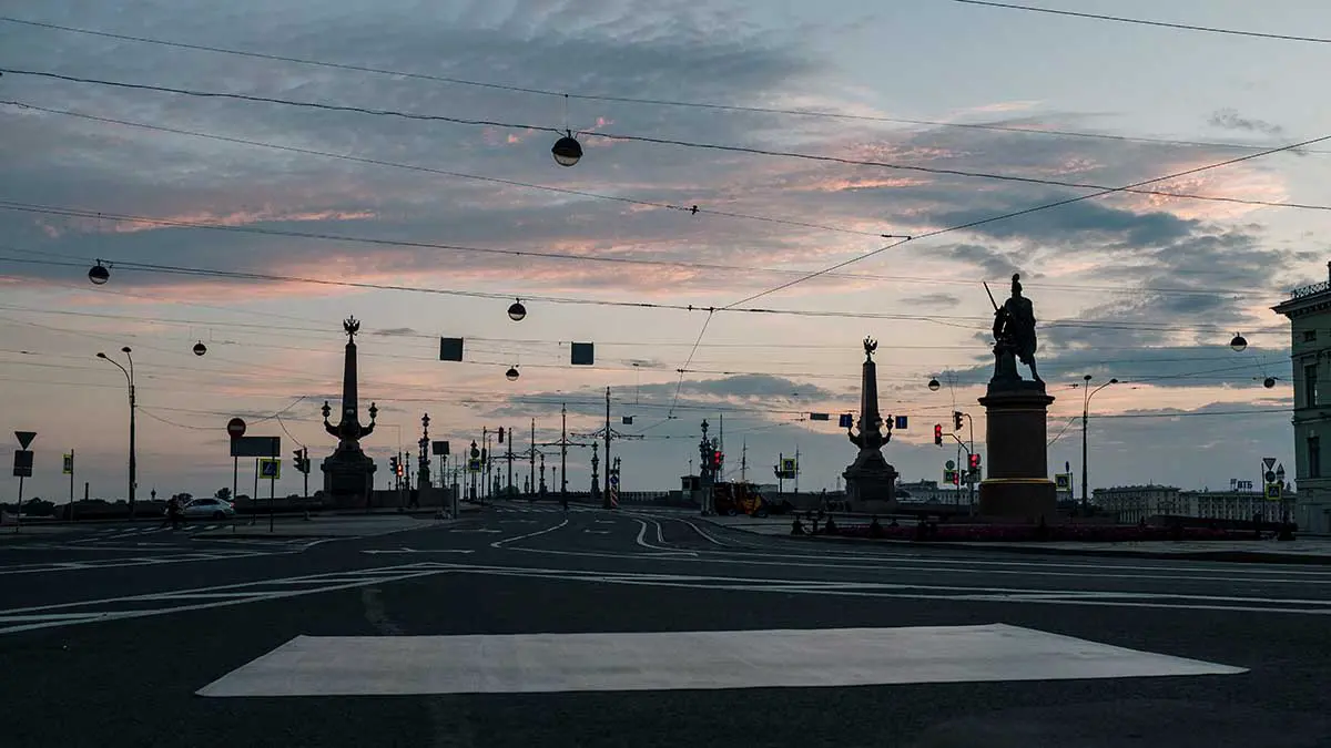 Пушечные залпы напугали жителей Санкт-Петербурга