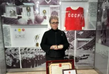 РФС передал золотую медаль от Путина семье легенды футбола Никиты Симоняна rfs peredal zolotuyu medal ot putina seme legendy futbola nikity simonyana-dmvv-ru-0