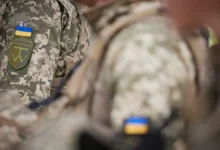 Российские военные захватили пьяного бойца ВСУ и его откровения из окопов rossijskie voennye zahvatili pyanogo bojcza vsu i ego otkroveniya iz okopov-dmvv-ru-0