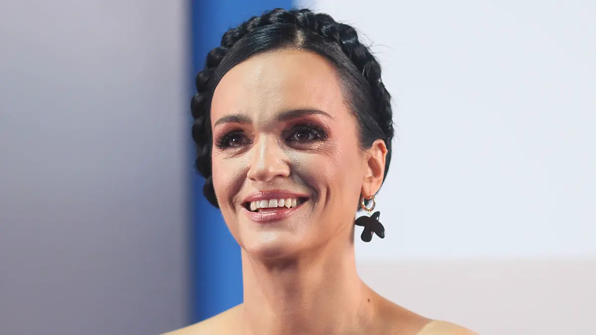 «Сейчас заплачу от счастья»: певица Слава обрадовалась победе Лурье в суде