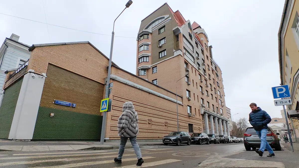 «Совсем не по-человечески»: адвокат Лурье высказалась о выселении Долиной