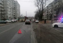 Владивосток. ГАИ и УМВД России по Приморскому краю ведут расследование ДТП с Toyota Premio и Toyota Noah vladivostok gai i umvd rossii po primorskomu krayu vedut rassledovanie dtp s i -dmvv-ru-0