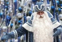 Всероссийский Дед Мороз из Великого Устюга приносит радость в Новый год vserossijskij ded moroz iz velikogo ustyuga prinosit radost v novyj god-dmvv-ru-0