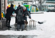 dmitrij svitajlo podderzhal uborku snega vo dvorah vladivostoka-dmvv-ru-0