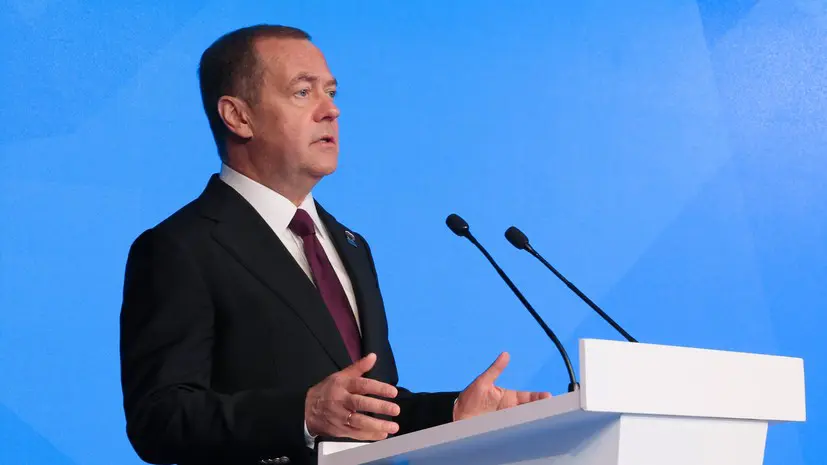 Медведев: атака на резиденцию Путина могла повлечь удар специальным оружием