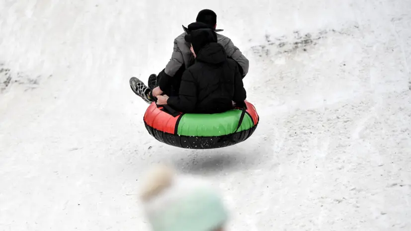 Травматолог Очкуренко: катание на тюбингах нередко приводит к переломам