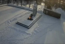 pensionerka pogasila vechnyj ogon v serove  sk nachal proverku-dmvv-ru-0