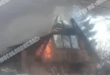 Мособлпожспас ликвидировал пожар в частном доме в Звенигороде mosoblpozhspas likvidiroval pozhar v chastnom dome v zvenigorode-dmvv-ru-0