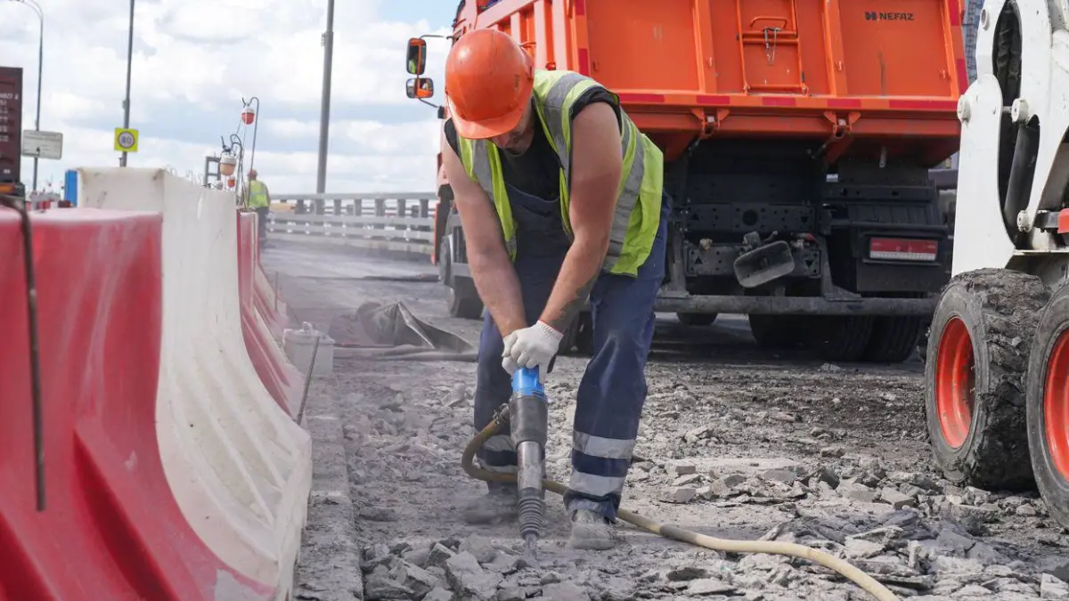 Капитальный ремонт Ростокинского путепровода начался в столице