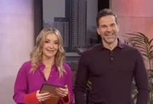 Звездная ведущая оказалась под столом из-за шуток про Strictly Come Dancing zvezdnaya vedushhaya okazalas pod stolom izza shutok pro -dmvv-ru-0