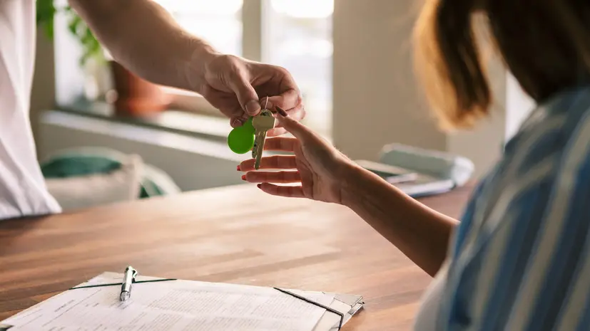 Юрист: долги не всегда приводят к потере жилья