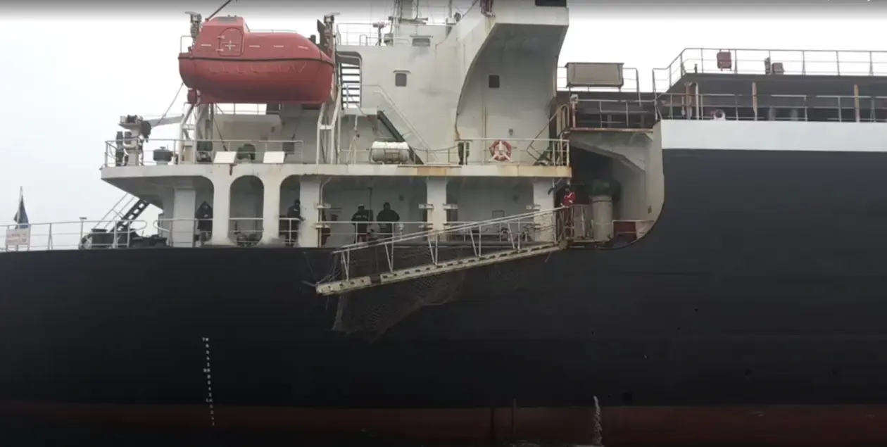 Арестованное иностранное судно не может покинуть акваторию Владивостока Пресс-служба ГМУ ФССП России во Владивостоке