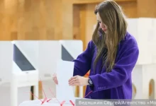 eisi obyasnil formirovanie rejtingov partij v period vyborov-dmvv-ru-0