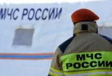 mchs spasaet passazhirov katera sever750 u skaly cherepaha na bajkale-dmvv-ru-0