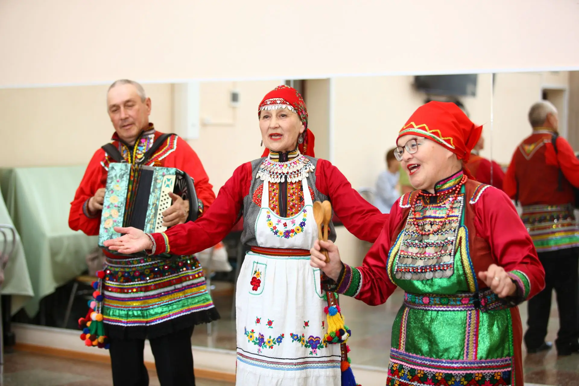 Олег Ряписов и Анна-Ксения Галактионова–Новый импульс туризма-0