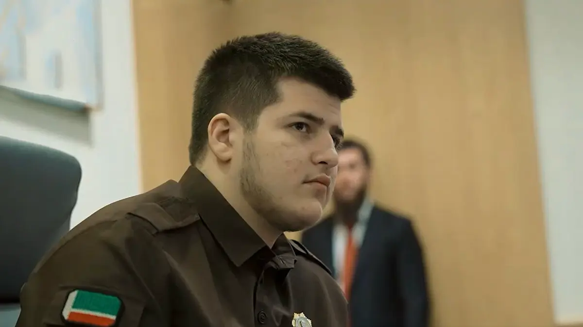 Сыну Кадырова вручили медаль за вклад в проведение СВО