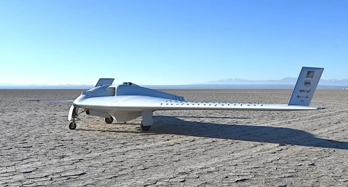 Первый взлет инновационного БПЛА XRQ-73 / Североп Грумман и DARPA-0