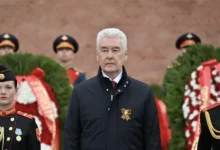 sobyanin i preobrazhenskij polk pochtili mogilu neizvestnogo soldata-dmvv-ru-0