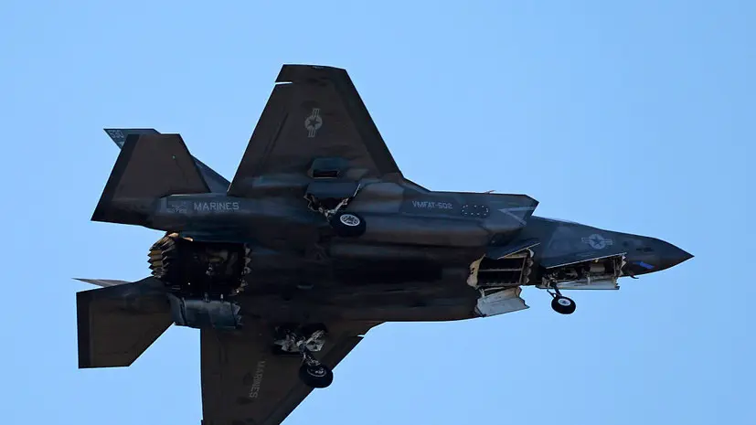 Истребитель F-35 ВВС США подал сигнал бедствия в небе над ОАЭ