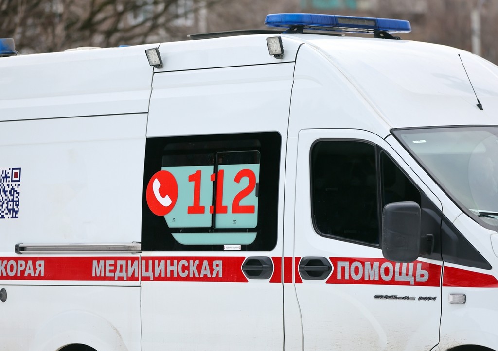 Житель Кемерово врезался в крыльцо социального фонда