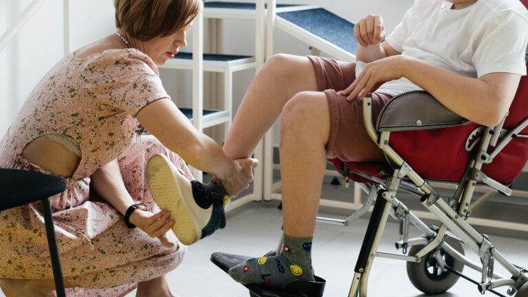 Новая инициатива по поддержке семей с детьми-инвалидами: достойная оплата родительского труда