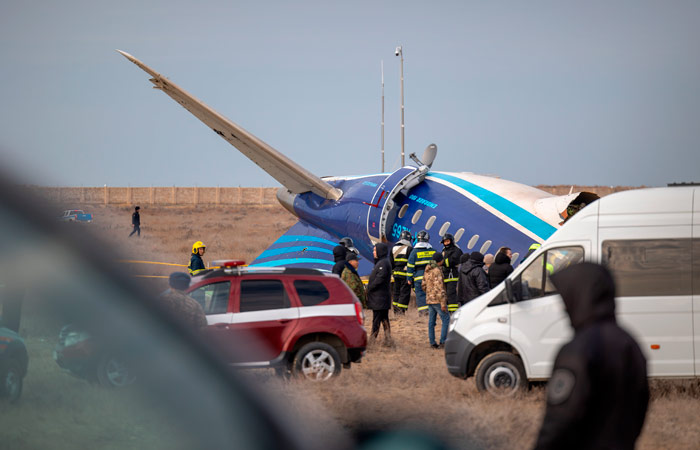 В Казахстане сообщили о взрыве кислородного баллона на борту самолета AZAL до крушения